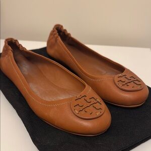 Tory Burch Tan Leather Flats with Logo Detail